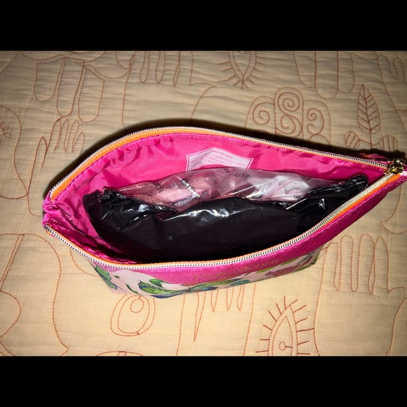 New Estee Lauder Mini’s with Gift Pouch - Picture 8 of 9